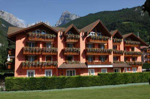 www.residencealcaminetto.com