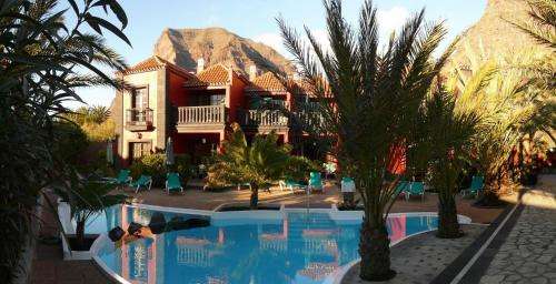 www.apartamentospuntamarina.com
