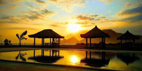 www.naiaresortsumbawa.com