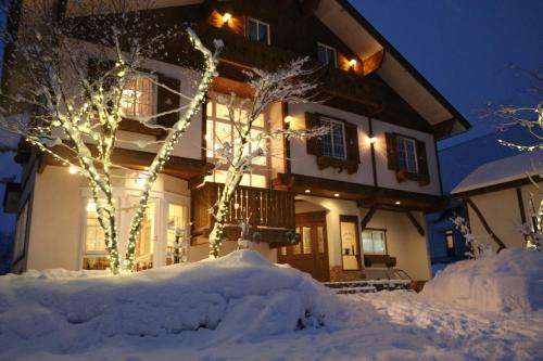 www.whitesilverhakuba.com