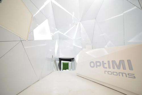 www.optimirooms.com