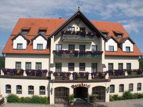 www.goldener-hirsch-burgthann.de