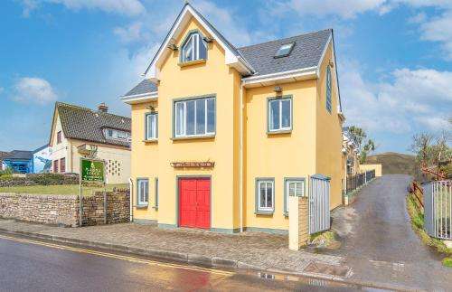 www.dinglemarinalodge.ie