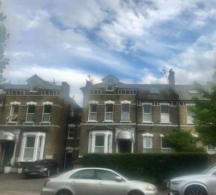 www.amhursthotel.co.uk