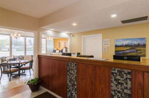 www.alamoinngillettewy.com