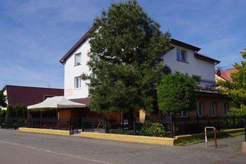 www.villamagdaustroniemorskie.pl