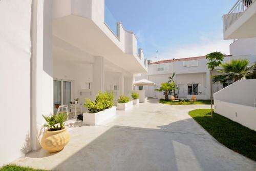 www.lefkosuites.gr