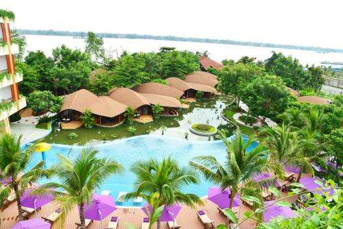 www.conkhuongresort.com