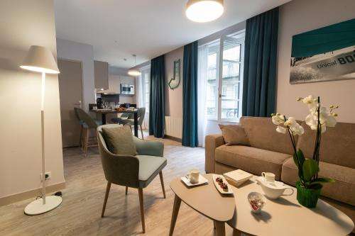 www.hotel-des-marins.com