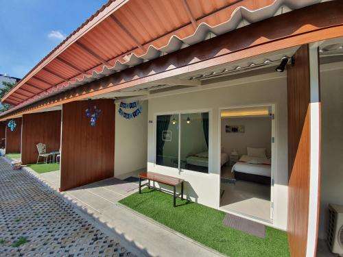 www.napa-hostel.com