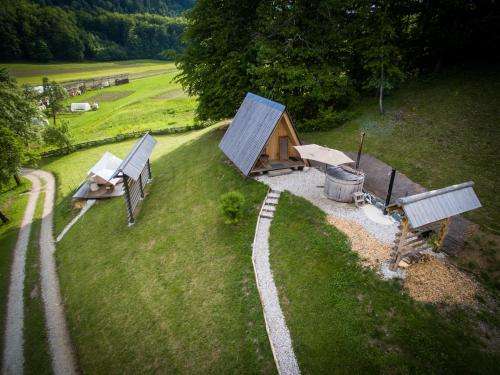 www.farmglamping.si