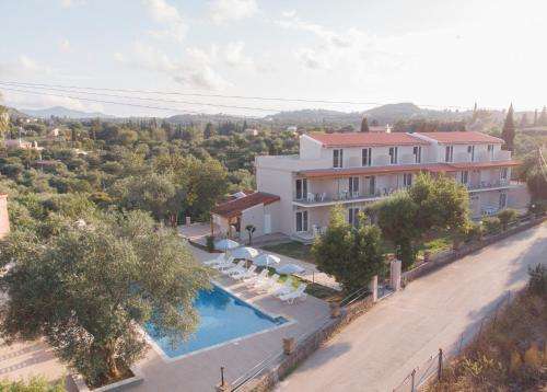 www.lucamarehotel.com