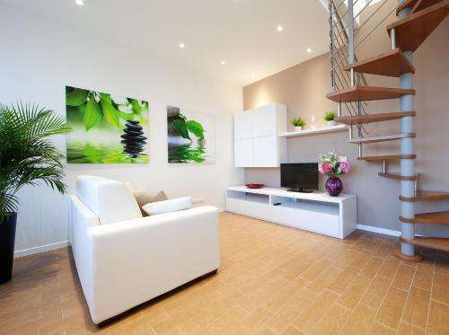 www.lafarinaapartments.com