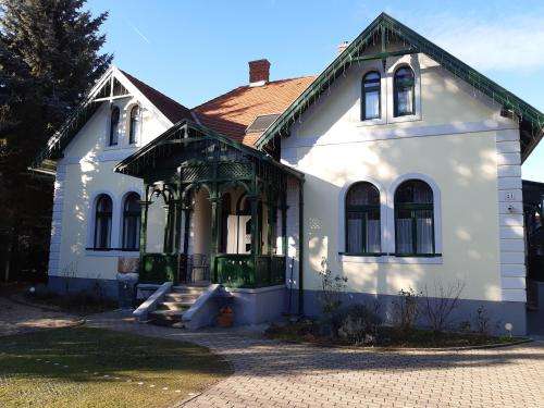 www.szalayvilla.hu