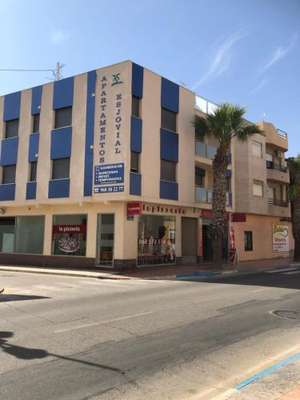www.apartamentosesjovial.com