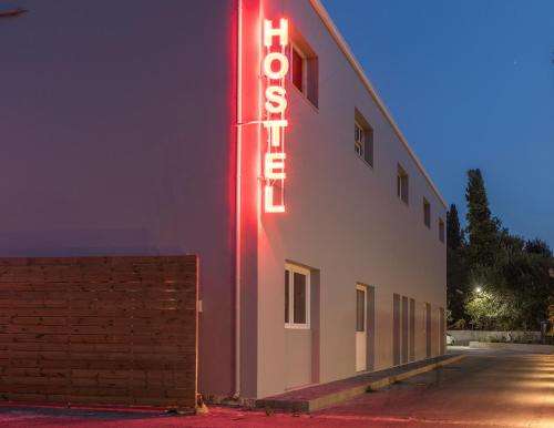 www.localhostelcorfu.com