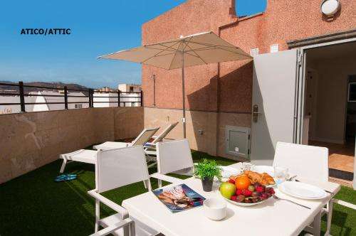www.hotelapartamentoslaspalmas.com