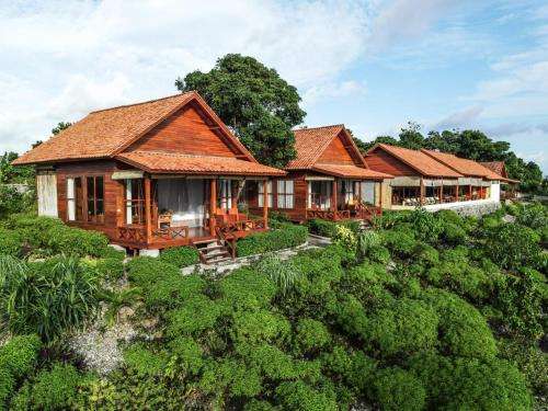 www.marindivecoresort.com