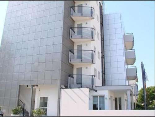 www.aparthotelroyaljesolo.it