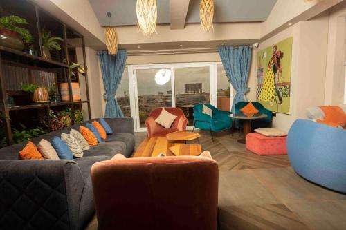 www.roots-hotel.com