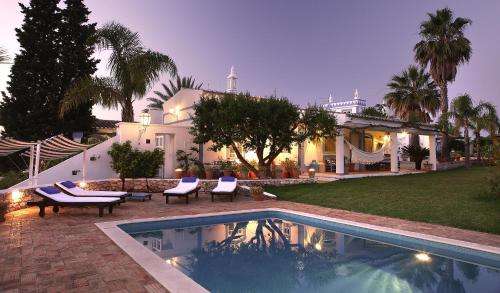 www.montecortelhas.com