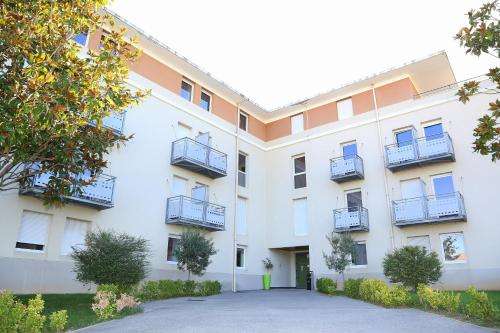 www.residenceaixoise.com