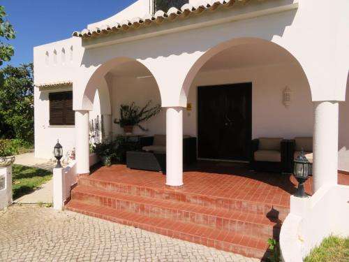 www.hotelalcaide.com