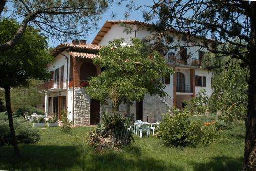 www.agriturismolerose.com