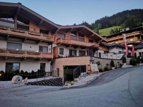 www.hotel-aschauerhof.at