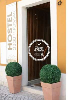 www.hostel2300thomar.com