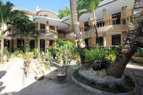 www.bamboobeachresort.com.ph
