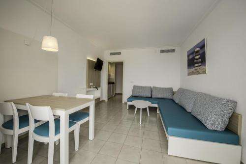 www.hotellasantamaria.com
