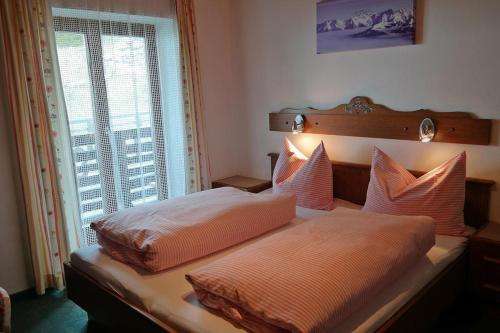 www.mittereggalm.com
