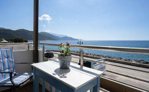 www.manolis-marias-hotel.gr
