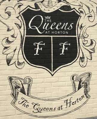 www.thequeensathorton.co.uk