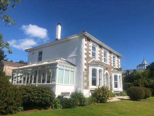 www.ivyhousecornwall.co.uk