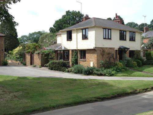 www.threewayshouse.com