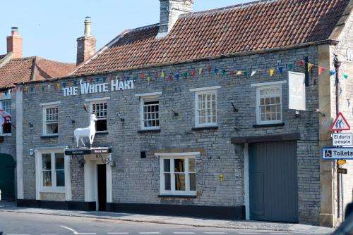 www.whitehartsomerton.com