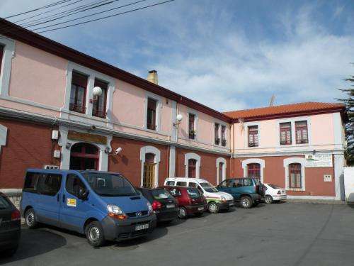 www.alberguelaestacionllanes.net