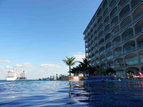 www.elcantilcondos.com