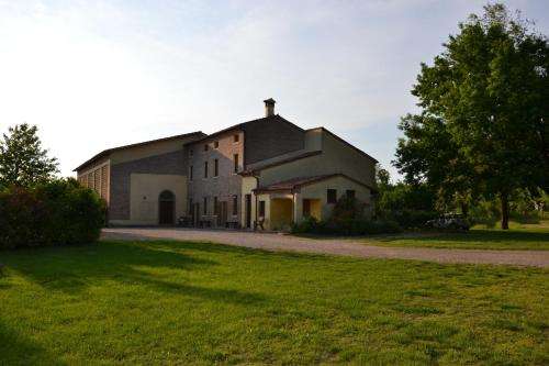 www.agriturismolarovere.it