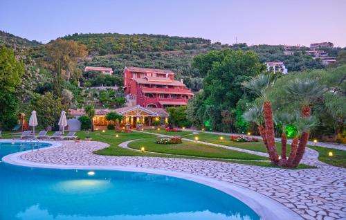 www.chrismos-luxurysuites.com