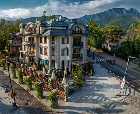 www.aparthotelcristina.pl