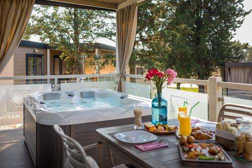 www.santamarina-camping.com