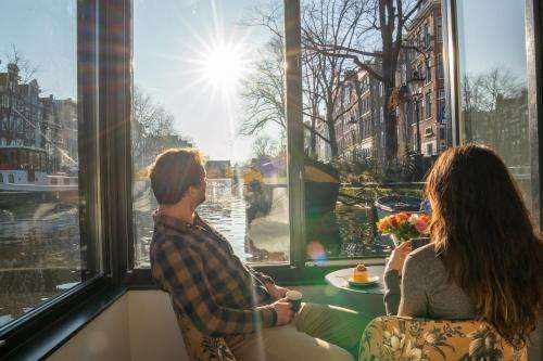 www.2houseboatsuites.nl