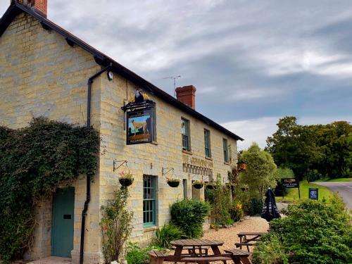 www.thegreyhoundinntaunton.co.uk