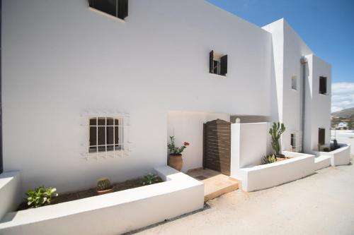 www.lotosproperties.com