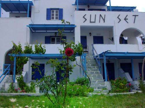 www.sunsetnaxos.com