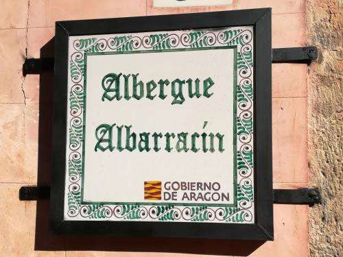 www.alberguealbarracin.com
