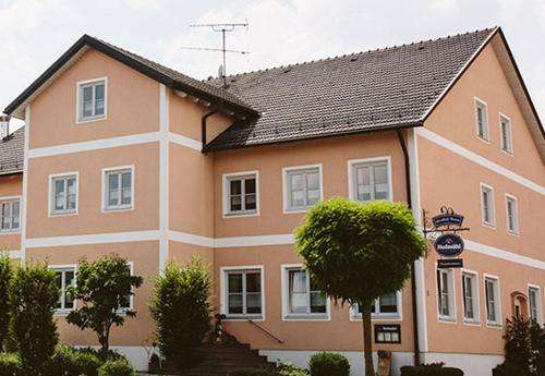 www.gasthof-krone-ochsenfeld.de